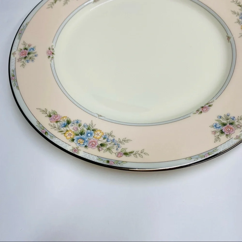 Gorham Weddington 10 5/8 inches dinner plate floral with silver trim Elegant